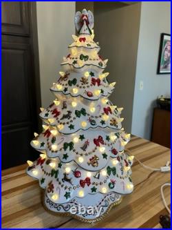 Vintage Danbury Mint White Porcelain Christmas Magic Lighted Christmas Tree 19 Vintage Danbury Mint White Porcelain Christmas Magic Lighted Christmas Tree 19