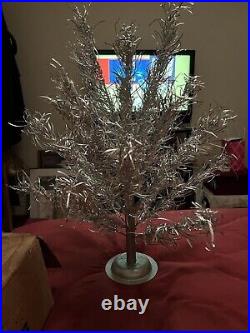 Vintage E. S Swirl 2.5 Ft 25 Branch Aluminum Taper Christmas Tree 95012 Withbox