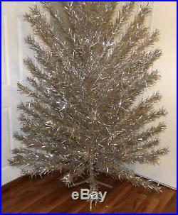 Vintage EVERGLEAM 8 ft 122 branches stainless aluminum Christmas tree FREE SHIP