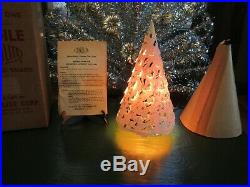 Vintage Econolite Merrie Christmas Tree Motion Lamp Light White & Green in Box