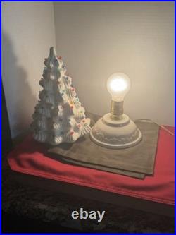 Vintage Holland Mold Ceramic 18 White Iridescent Christmas Tree With Lights &Base Vintage Holland Mold Ceramic 18 White Iridescent Christmas Tree With Lights &Base
