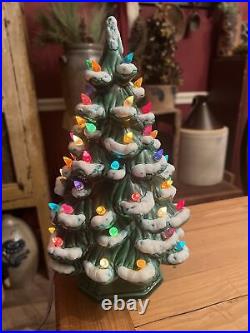 Vintage Holland Mold Ceramic Christmas Tree 11-1/2 In Tall Tested And Lights Up