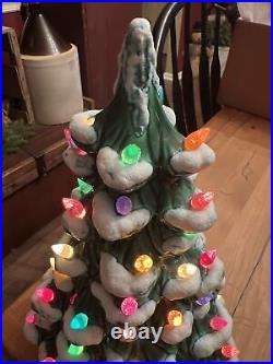 Vintage Holland Mold Ceramic Christmas Tree 11-1/2 In Tall Tested And Lights Up