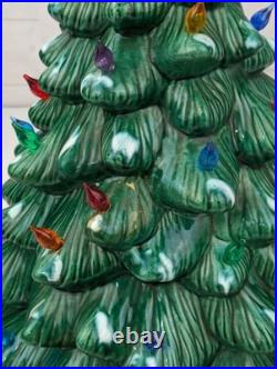 Vintage Holland Mold Lighted Ceramic Christmas Tree 21 Star Base Music Box