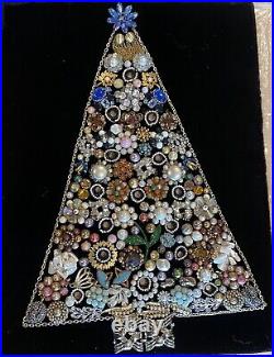 Vintage Jewelry Art Christmas Tree On Black Velvet 16 X 12 Excellent