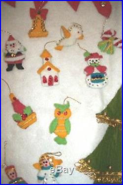 Vintage LEEWARDS Felt CHRISTMAS ADVENT CALENDAR 70s TREE Sequin Ornaments