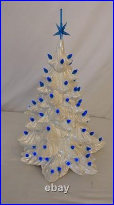 Vintage MCM Nowell's 1988 Mold 17 Ceramic Christmas Tree Iridescent White EUC
