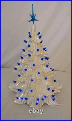 Vintage MCM Nowell's 1988 Mold 17 Ceramic Christmas Tree Iridescent White EUC