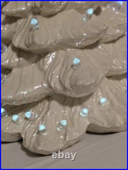 Vintage MCM Nowell's 1988 Mold 17 Ceramic Christmas Tree Iridescent White EUC