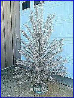 Vintage Mid Century Warren Ind. Aluminum Christmas Tree 73 Branches 6.5 foot
