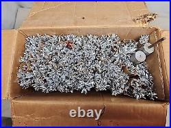 Vintage Peco Christmas Tree 6 Ft Beautiful Aluminum sparkling 91 branches withbox