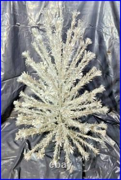 Vintage Peco Christmas Tree 6 Ft Beautiful Aluminum sparkling 91 branches withbox