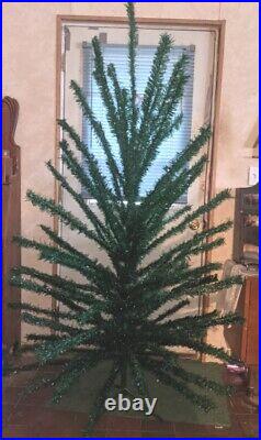 Vintage R. O. Kent 6 1/2' Vinyl Christmas Tree. 92 Branches Very Rare