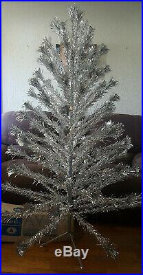Vintage SILVERLINE GALAXY ALUMINUM POM POM CHRISTMAS TREE 6.5' 91 Branch withBox