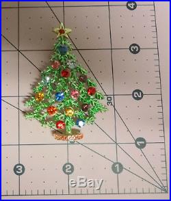 Vintage Signed Weiss Christmas Tree Star Topp Enamel Color Rhinestone Pin Brooch