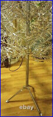 Vintage Silver Glow Pom Pom Aluminum Christmas Tree 45 Branches With Sleeves & Box