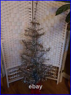 Vintage Silver tinsel Christmas tree Retro READ FULL DESCRIPTION 3-4FT BOXED