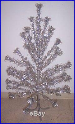 Vintage Sparkler Pom Pom 4 Ft Aluminum Christmas Tree 52 Branch Complete