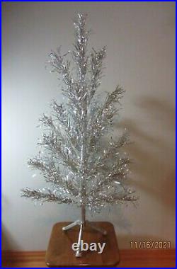 Vintage Stainless Aluminum Christmas Tree Evergleam Swirl 4' FT 31 Branch 1950's