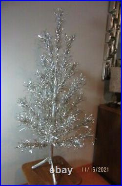 Vintage Stainless Aluminum Christmas Tree Evergleam Swirl 4' FT 31 Branch 1950's