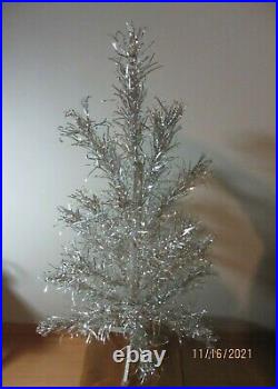 Vintage Stainless Aluminum Christmas Tree Evergleam Swirl 4' FT 31 Branch 1950's