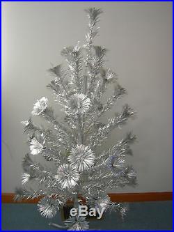Vintage Star Band 4ft. Aluminum Pom Pom Christmas Tree ORIGINAL BOX -EXC