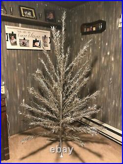 Vintage Star Band Sparkler Aluminum Christmas Tree 49 Branches 6' Tall Complete