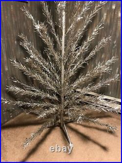 Vintage Star Band Sparkler Aluminum Christmas Tree 49 Branches 6' Tall Complete