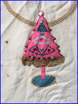 Vintage handmade 45 felt beaded appliqué Christmas tree skirt sequins fringe