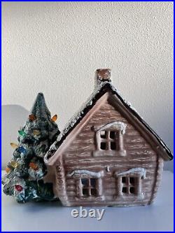 Vintage l Ceramic Log Cabin l Christmas Tree l Lights Up l Holiday Decor