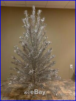 Vintage mid century 6 ft, 100 branch aluminum Christmas tree