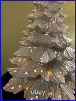 Vtg 1979 Nowells Molds Ceramic CHRISTMAS TREE Iridescent Pearl White lighted 22