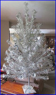 Vtg 6 Foot Aluminum Christmas Silver Pom Pom Tree90 BranchesUnusual BaseSuper