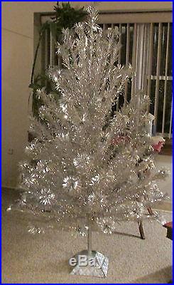 Vtg 6 Foot Aluminum Christmas Silver Pom Pom Tree90 BranchesUnusual BaseSuper