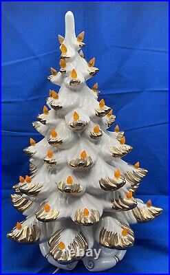 Vtg Atlantic Mold 20 White Ceramic Christmas Tree Gold Flocking With Music Box