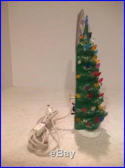 Vtg Atlantic Mold Ceramic Carolers Church Dog Christmas Tree Lighted Music Box