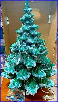 Vtg Atlantic Mold Ex-Large Ceramic Christmas Tree Multi Colored Bulbs Included