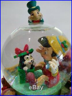 Vtg Disney Pinocchio Jiminy Cricket Christmas Tree Musical Snow Globe Retired