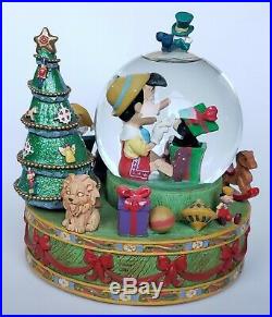 Vtg. Disney Pinocchio & Jiminy Cricket Christmas Tree Musical Snow Globe Retired