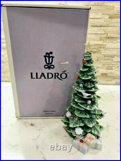 Vtg Lladro Figurine O' Christmas Tree #8220 withBox RARE HTF Gorgeous