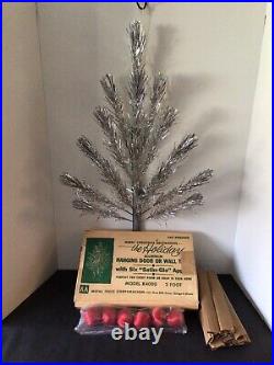 Vtg Metal Tree Corp. 2 Aluminum Hanging Door Wall Xmas Tree Model K4000 Box