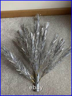 Vtg The Holiday Aluminum Hanging Wall Or Door Tinsel Christmas Tree K2000 Boxed