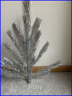 Vtg The Holiday Aluminum Hanging Wall Or Door Tinsel Christmas Tree K2000 Boxed