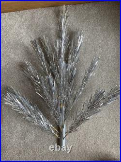 Vtg The Holiday Aluminum Hanging Wall Or Door Tinsel Christmas Tree K2000 Boxed