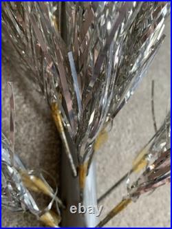 Vtg The Holiday Aluminum Hanging Wall Or Door Tinsel Christmas Tree K2000 Boxed