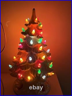 Vtg White Opalescent Christmas Tree Red Berries Holland Mold Hard To Find! 11.5