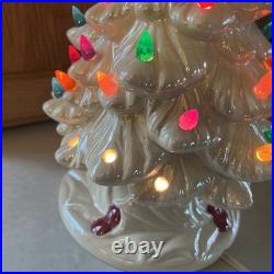 Vtg White Opalescent Christmas Tree Red Berries Holland Mold Hard To Find! 11.5
