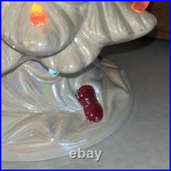 Vtg White Opalescent Christmas Tree Red Berries Holland Mold Hard To Find! 11.5