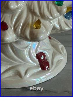 Vtg White Opalescent Christmas Tree Red Berries Holland Mold Hard To Find! 11.5