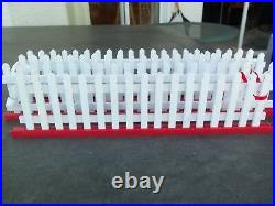 Vtg Wood Christmas Tree Fence & Working Gate! 34 SQUARE! WHITE & RED